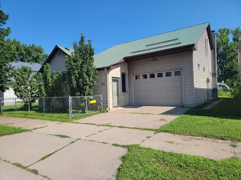 556 E 2nd St, Winona, MN 55987