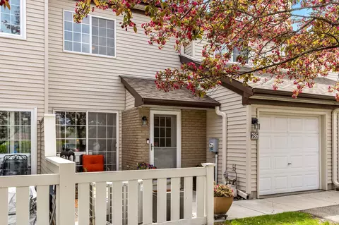 786 County Road F W, Shoreview, MN 55126