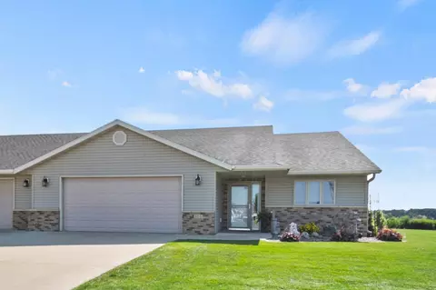 884 Escalade Ln SE, Owatonna, MN 55060