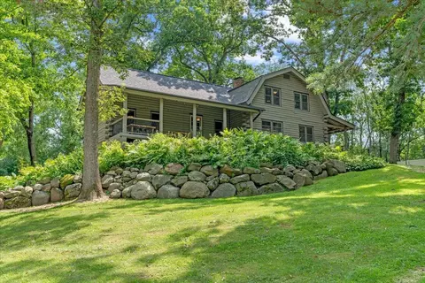 136 County Rd E, Houlton, WI 54082