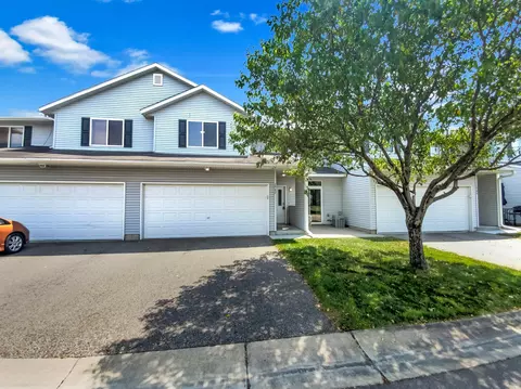 1942 Parkway Ave, Shakopee, MN 55379