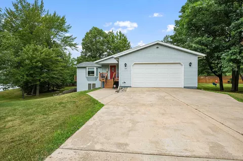 1203 SW 4th St, Grand Rapids, MN 55744
