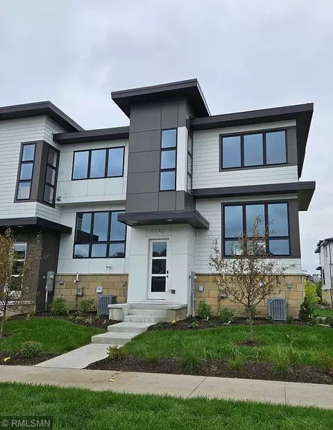 5045 161st St W, Lakeville, MN 55044