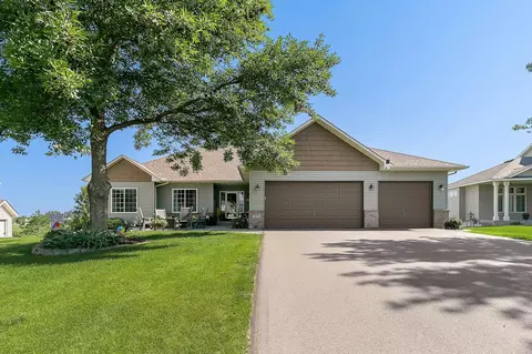 1875 Quail Dr, Shakopee, MN 55379