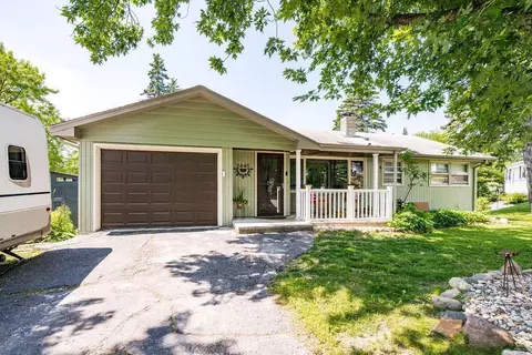 2445 Hutchinson Rd, Duluth, MN 55811