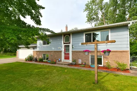 2212 Ryan Ct E, North Saint Paul, MN 55109