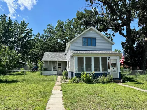 604 3rd St SE, Little Falls, MN 56345