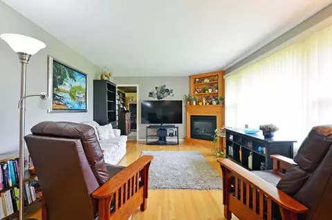 2050 Crestview Dr, Excelsior, MN 55331 photo 5