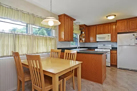 2050 Crestview Dr, Excelsior, MN 55331 photo 14