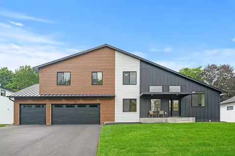 690 Inca Ln, New Brighton, MN 55112