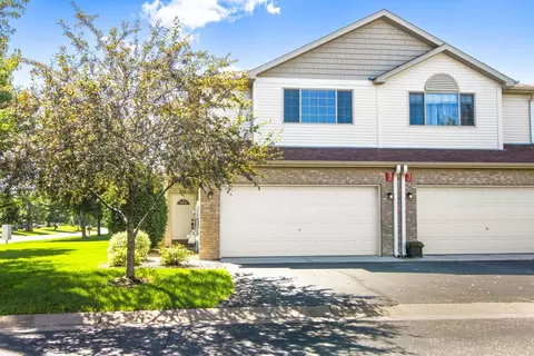 211 Stallion Ln, Lino Lakes, MN 55014