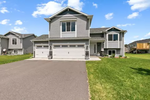 907 5th St NE, Rice, MN 56367