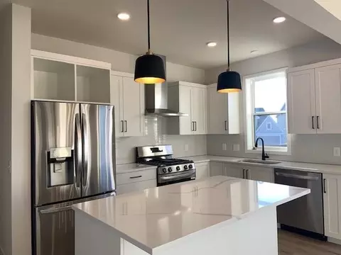 10065 Corral Ct, Chaska, MN 55318