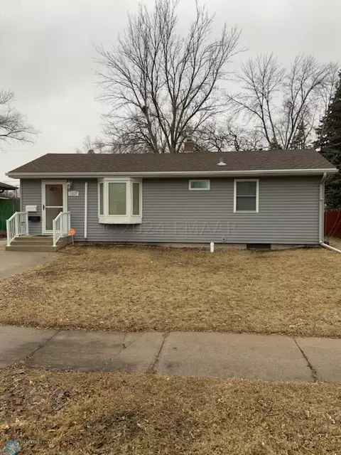 1317 19th St S, Moorhead, MN 56560