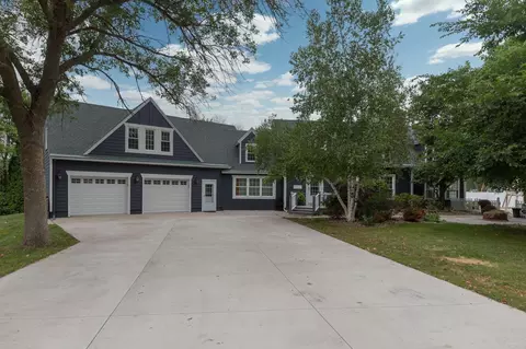 107 Amsterdam Ave E, Hollandale, MN 56045