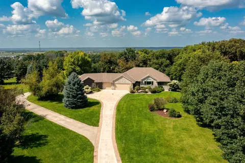 11520 Susan Ln, Belle Plaine, MN 56011
