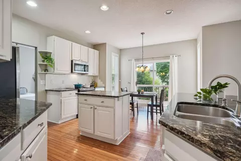 9208 Peony Ln N, Maple Grove, MN 55311