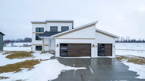 2245 Petersen Dr NW, Stewartville, MN 55976