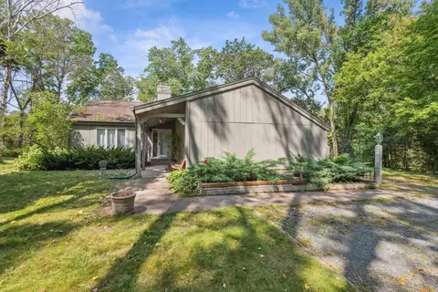 15 Robb Farm Rd, North Oaks, MN 55127
