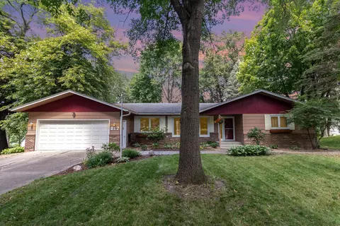817 Gooseberry Ln, New Prague, MN 56071