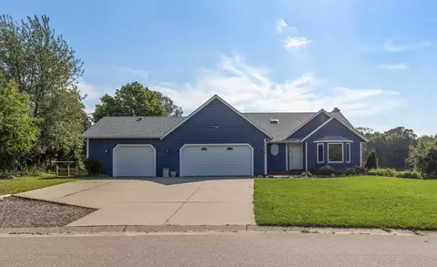 16526 Illinois Ave, Lakeville, MN 55044