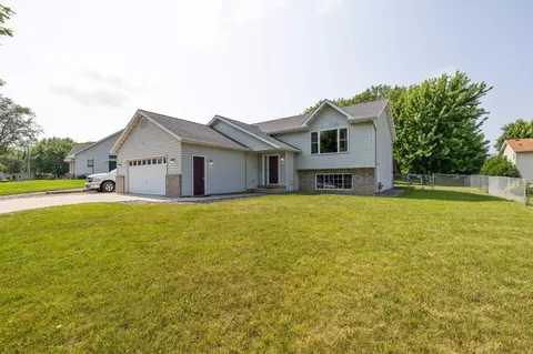 1050 20th St NE, Owatonna, MN 55060