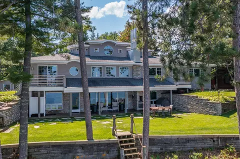 9284 Interlachen Rd, Lake Shore, MN 56468