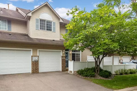 2559 Mallard Dr, Woodbury, MN 55125
