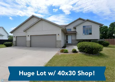 1528 57th Ave S, Fargo, ND 58104