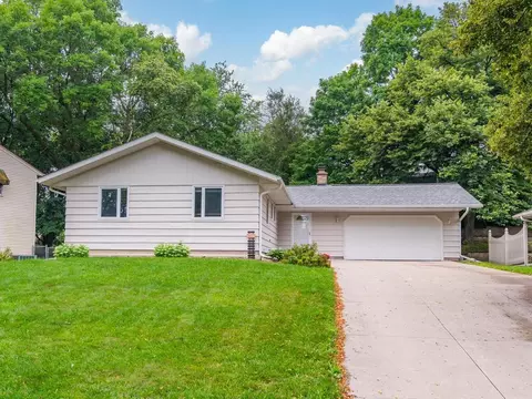 10440 Johnson Ave S, Minneapolis, MN 55437