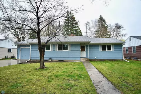 1349 9th St N, Fargo, ND 58102
