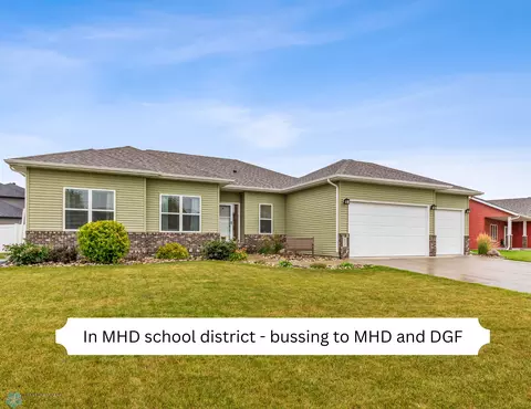 407 13th St NE, Dilworth, MN 56529