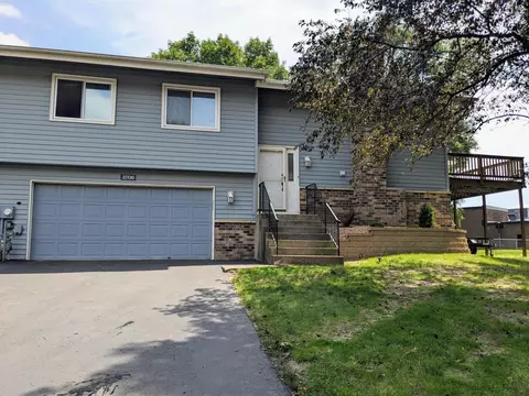 3706 York Cir, Woodbury, MN 55125