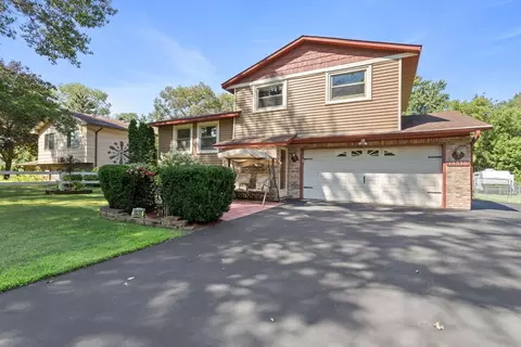 10330 Sunset Ave, Circle Pines, MN 55014