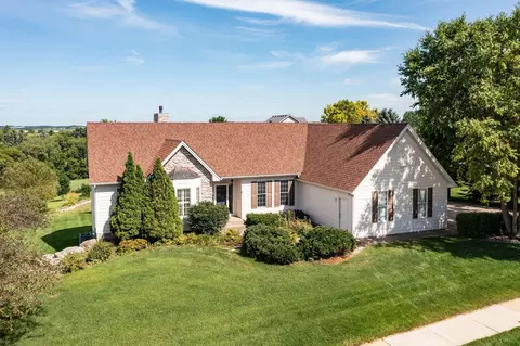 4928 Scenic Oak Dr SW, Rochester, MN 55902