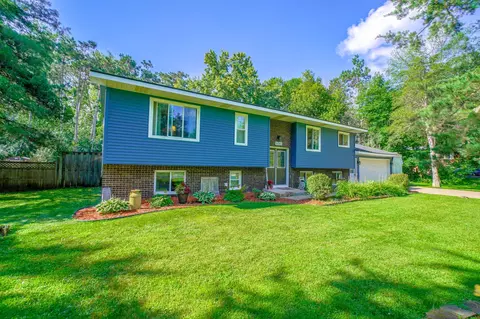 16065 1st St N, Lakeland, MN 55043