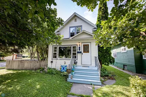 121 8th Ave S, Moorhead, MN 56560