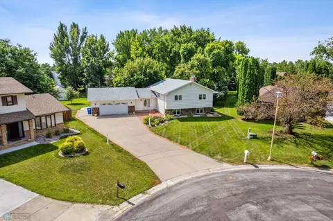28 Birch Ln S, Fargo, ND 58103 photo 3
