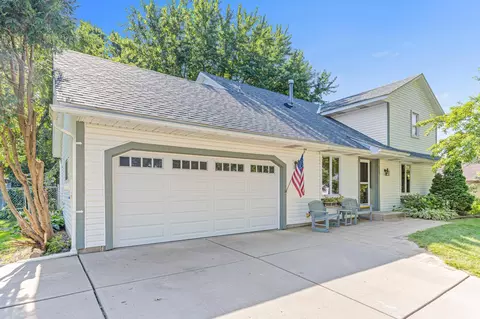 6885 Idsen Ave S, Cottage Grove, MN 55016