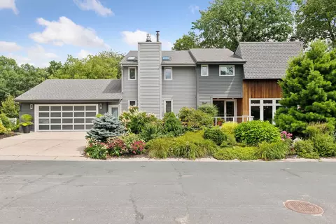 8777 Walton Oaks Dr, Bloomington, MN 55438