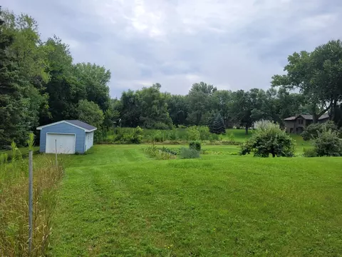 8001 Petunia St, Victoria, MN 55386