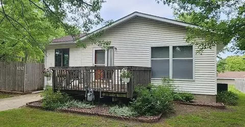 1212 Collins Ave, Windom, MN 56101 photo 2