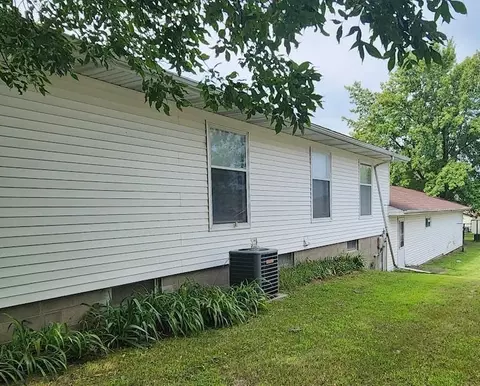 1212 Collins Ave, Windom, MN 56101 photo 3