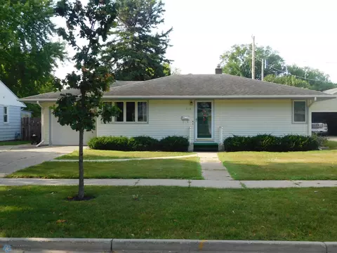 410 24th Ave N, Fargo, ND 58102
