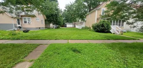1071 Sherburne Ave, Saint Paul, MN 55104