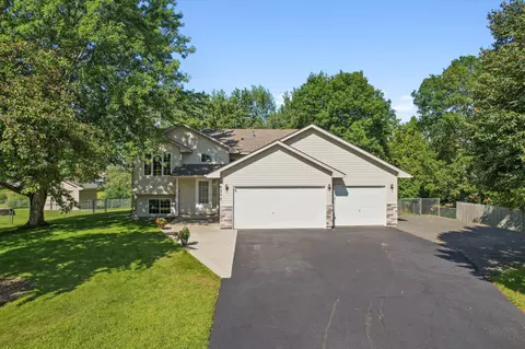 26250 Goodview Ave, Wyoming, MN 55092