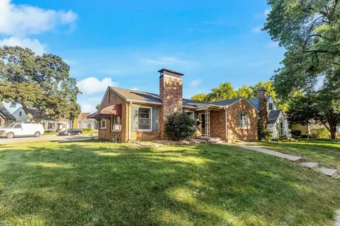959 Dodd Rd, West Saint Paul, MN 55118
