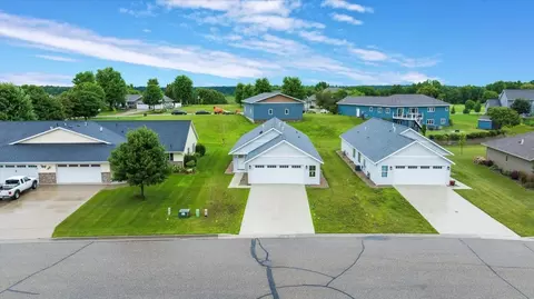 712 Westland Ln, New London, MN 56273