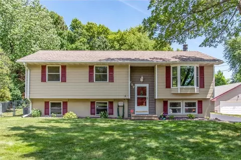 797 Guthrie Ave N, Oakdale, MN 55128