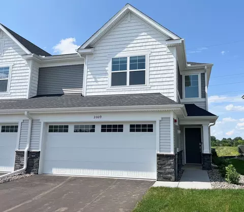 2009 Tyrone Dr, Shakopee, MN 55379